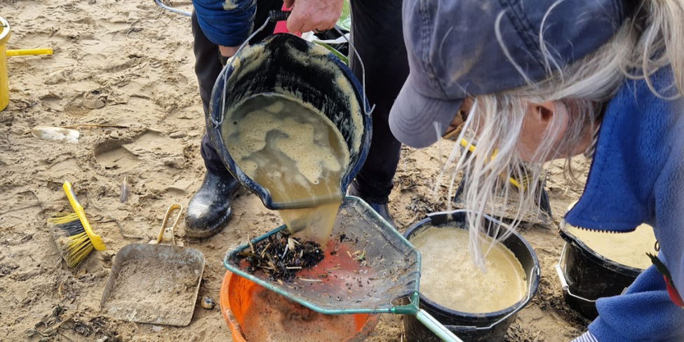 Picking up bio-beads