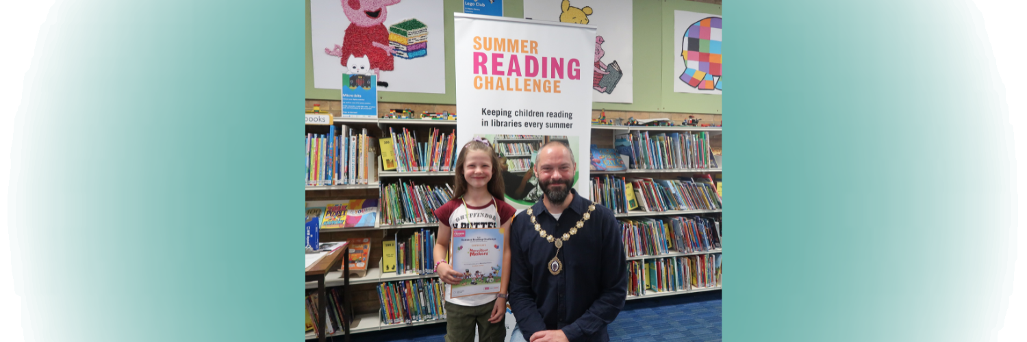 Summer Reading Challenge award winner and local Mayor